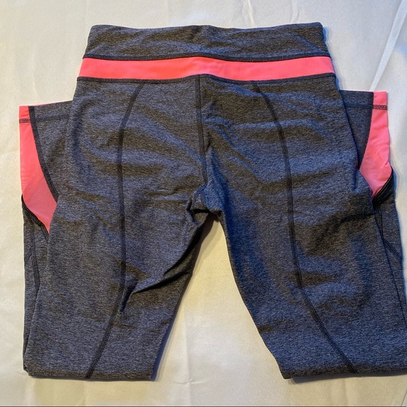 LULULEMON unique Run Leggings! 24” inseam - Picture 6 of 7